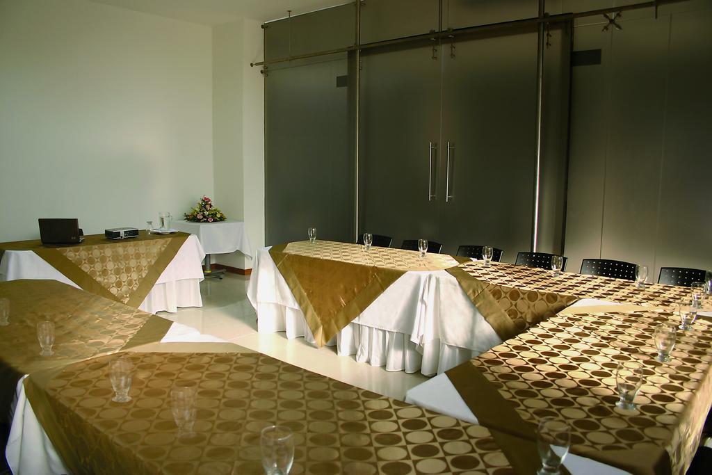 Luxor Plaza Hotel Pereira Exterior photo