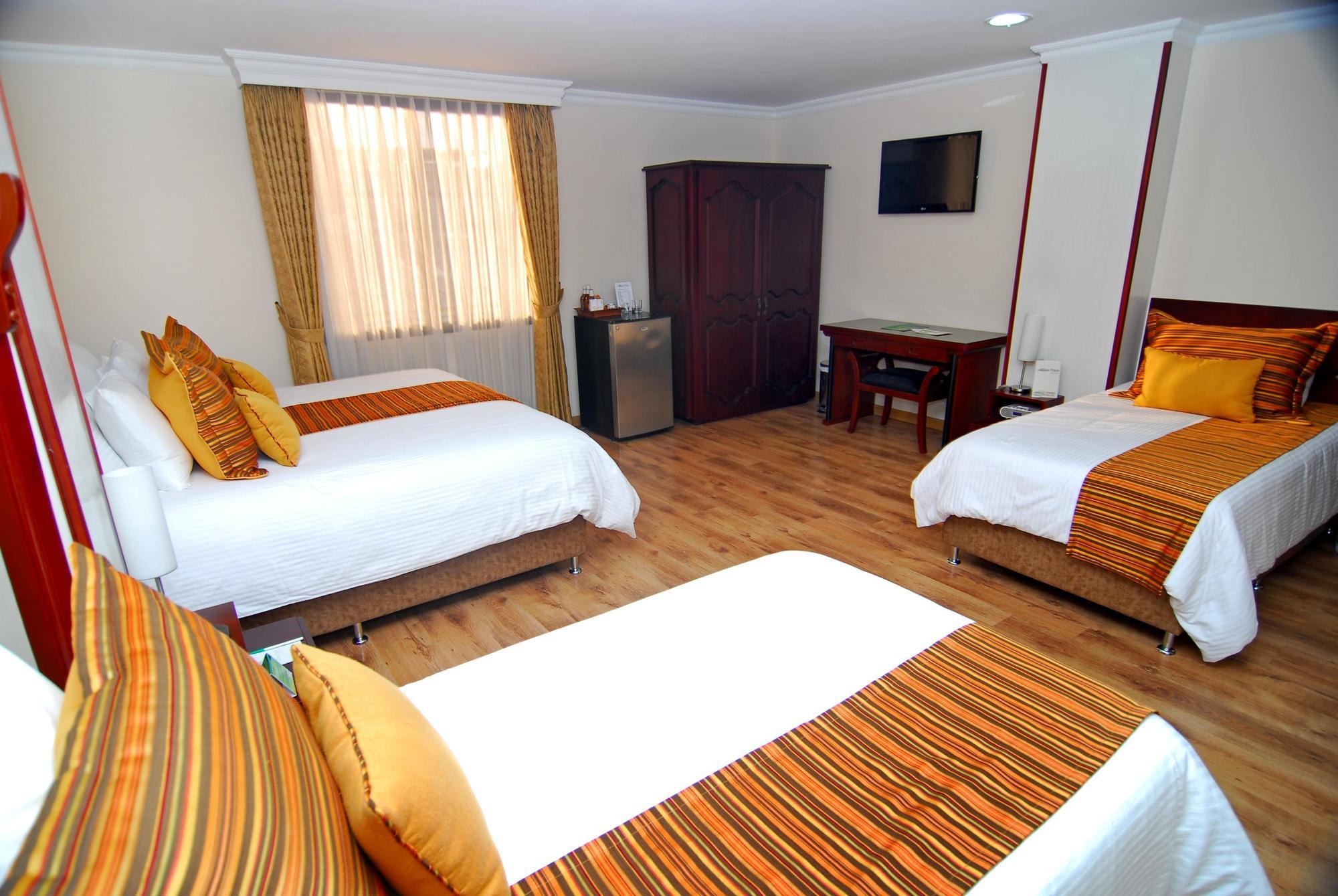 Luxor Plaza Hotel Pereira Exterior photo
