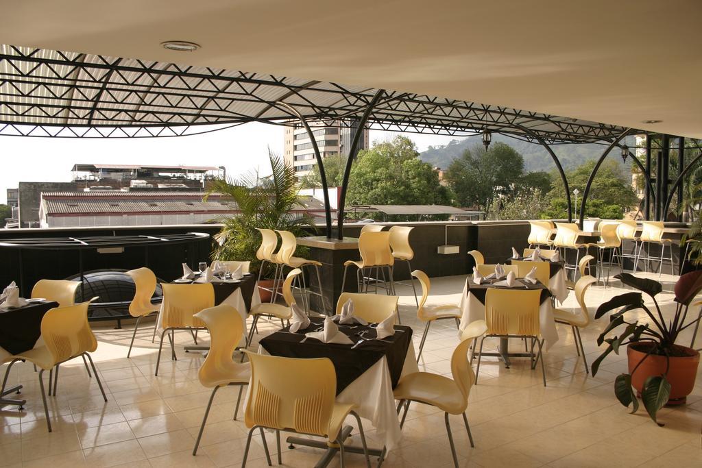 Luxor Plaza Hotel Pereira Exterior photo